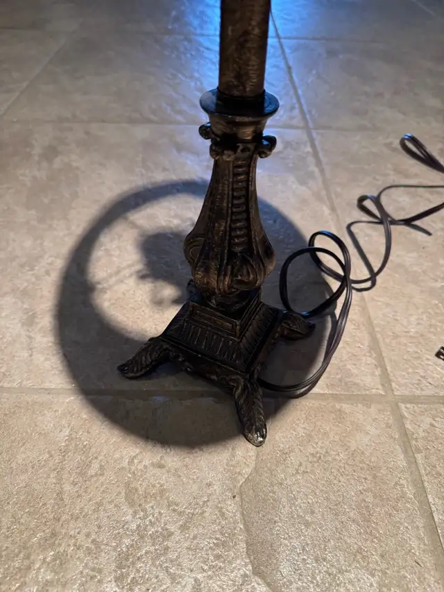 Vintage lamp  in Indoor Lighting & Fans in Oshawa / Durham Region - Image 3