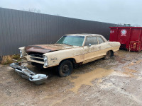 1966 Pontiac Strato Chief 2 dr sedan