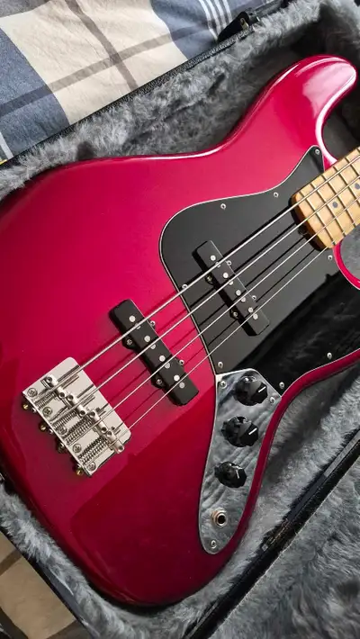 Fender USA special jazz bass + hard case, View more
