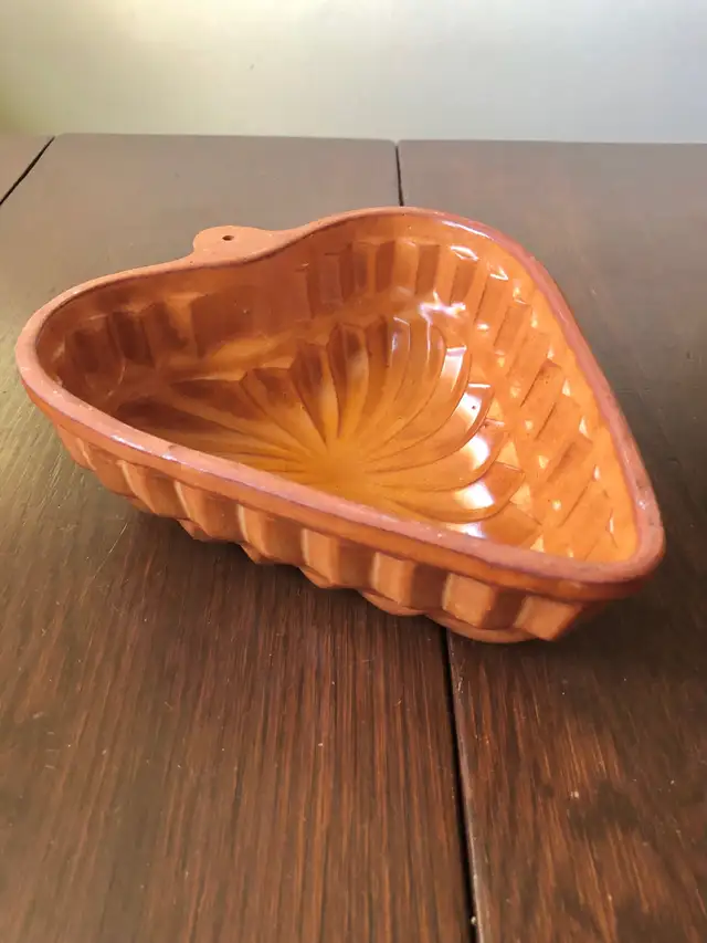 Terra Cotta Glazed Heart Baking Cooking Mold Shape Kitchen Engla in Kitchen & Dining Wares in Calgary - Image 2