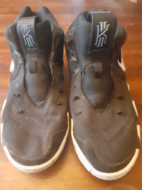 Nike Kyrie basketball shoes size 7Y