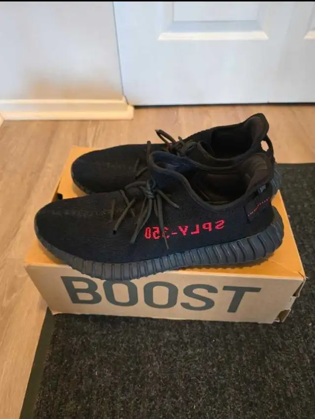 YEEZY 350 V2 BRED in Men's Shoes in Ottawa - Image 5
