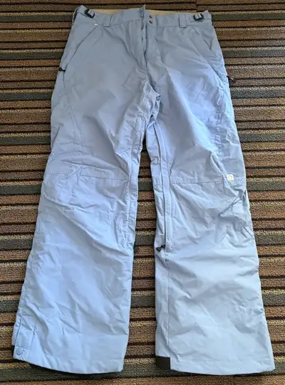 Columbia powder blue women’s skin pants. Size large. excellent/like new