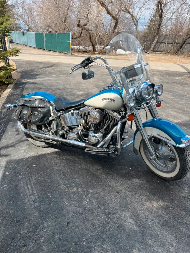 2001 Heritage Softtail Harley Davidson in Sport Touring in Regina - Image 3