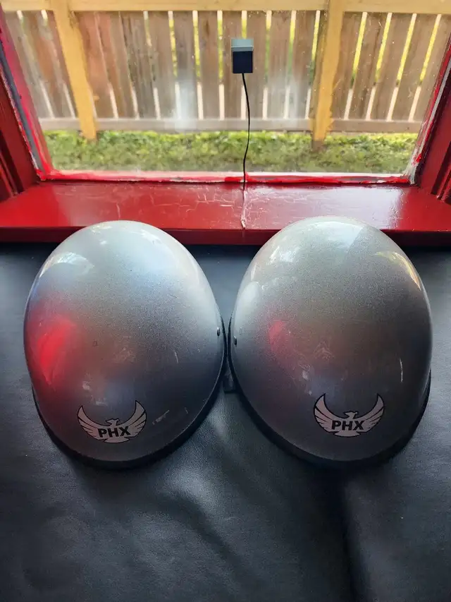 Scooter for sale with 2 helmets in Scooters & Pocket Bikes in Winnipeg - Image 8