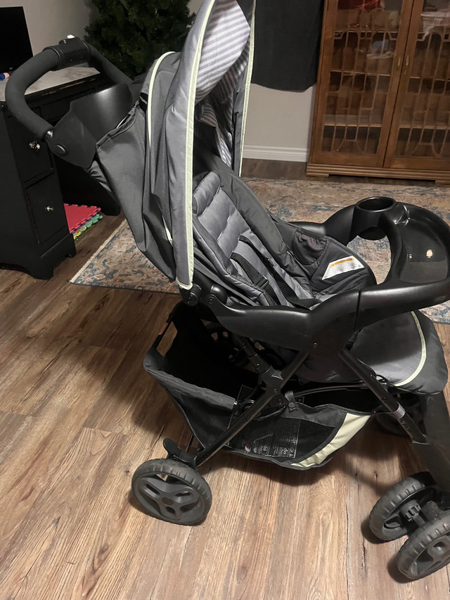 Excellent condition Graco snug ride 30 click connect  in Strollers, Carriers & Car Seats in Sault Ste. Marie - Image 3