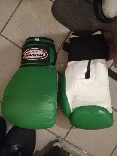 16oz boxing gloves , View more