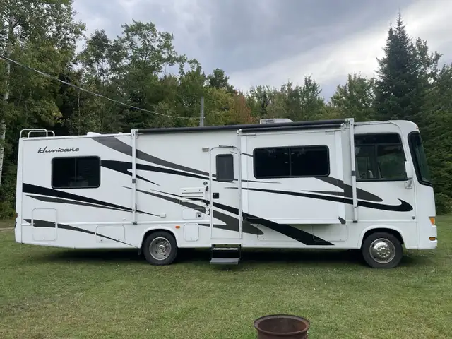 Motorisé Classe A, 31 pieds in RVs & Motorhomes in Granby - Image 3