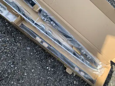 Brand new 200cm long or 78 3/4 inch’s, fits new Discovery 2017-2021, located near Desoronto