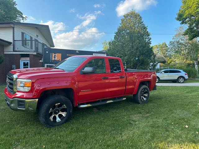 2014 GMC sierra in Cars & Trucks in Kitchener / Waterloo - Image 2