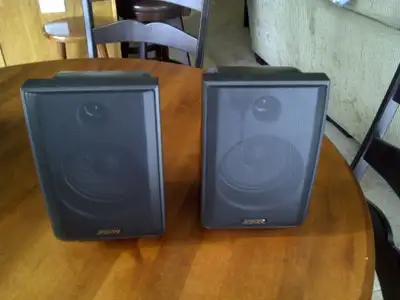 Advent Aw820 900mhz Wireless Portable Stereo Speakers, View more