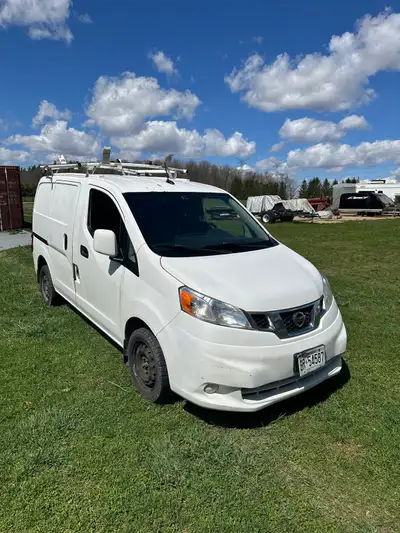 2015 Nissan NV200 SV in good condition 