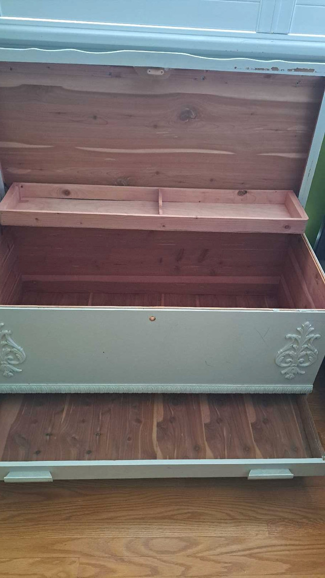 Cedar Lined Chest in Other in Kitchener / Waterloo - Image 2