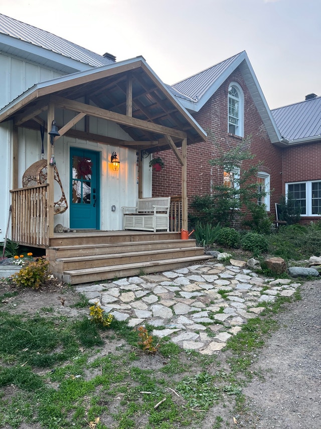 Farmhouse on Acreage — photo 1