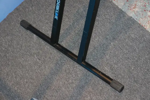 Keyboard Stand QuikLok in Pianos & Keyboards in Laval / North Shore - Image 6