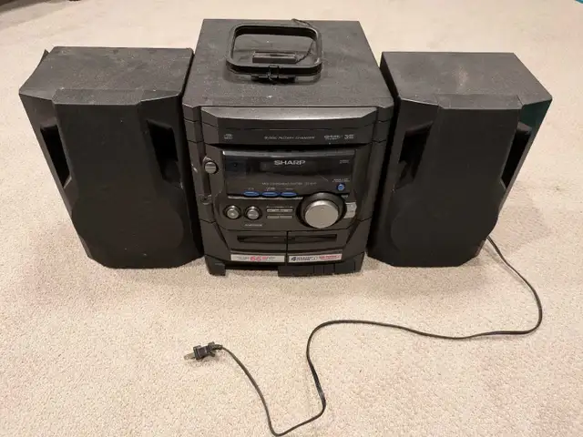 Sharp Stereo System in Stereo Systems & Home Theatre in City of Toronto - Image 2