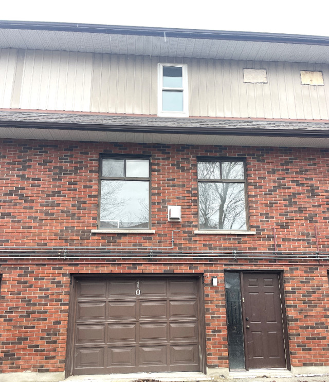 Executive Townhouse For Lease - Walkerton - $2,300/mo.+ in Long Term Rentals in Owen Sound - Image 2