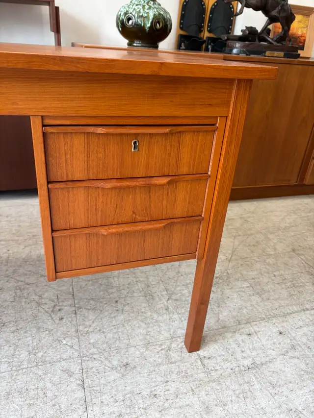 Vintage Teak Desk - Free Delivery! in Desks in City of Toronto - Image 5