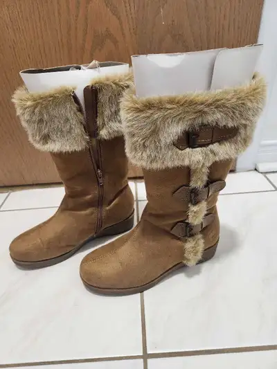 girls tan winter boots with faux fur accents  size 4, View more