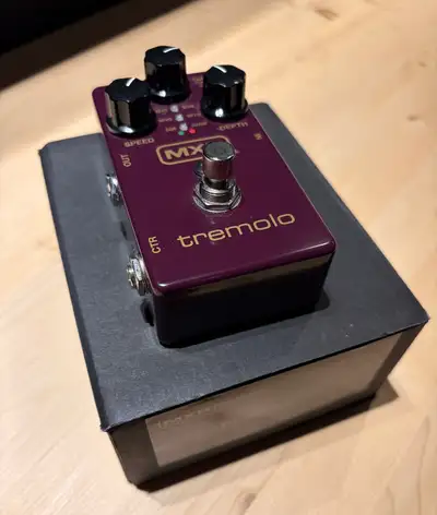 MXR m305 tremolo, View more