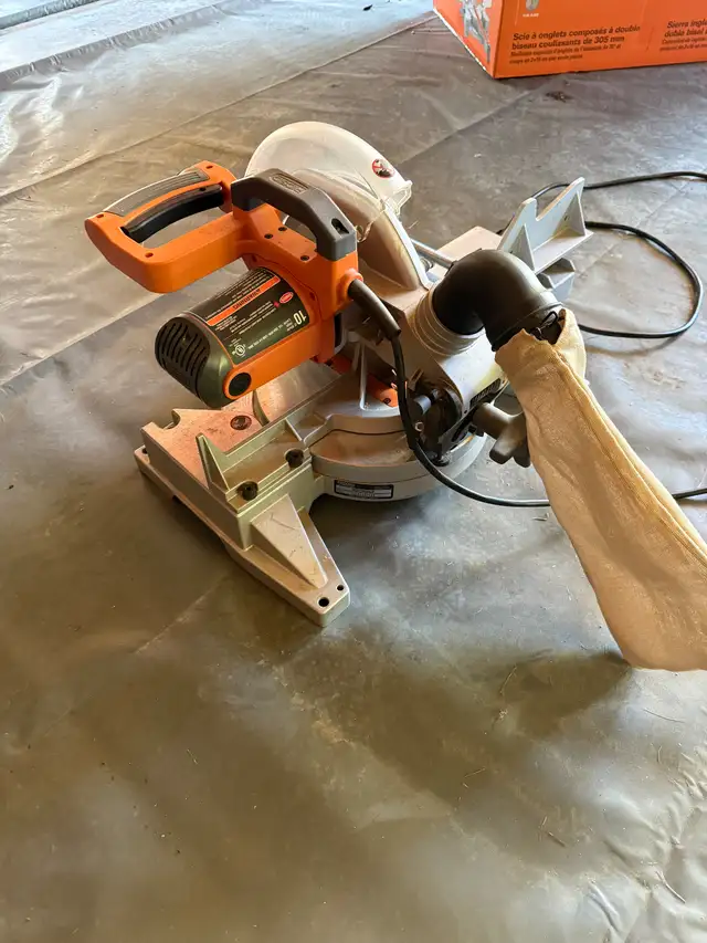 10” Rigid Miter Saw in Power Tools in Strathcona County - Image 5