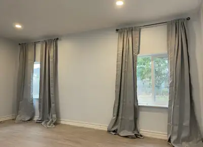 Two Bedroom Ground Level Walk-In Unit. Pharmacy-Lawrence, $2100