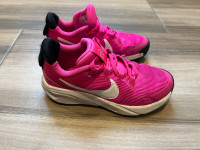 Girls Nike Runners 12c