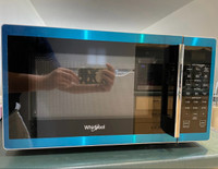 Microwave Oven - Like New