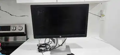 HP EliteDisplay E232 23-inch Monitor, View more