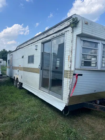 Nice big excellent Condition trailer tall ceilings 2 sides 2 entrances lots of room quality mfg trai...