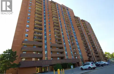 Spacious Newly Refinished 2-Bedroom Condo for Rent – West Hill, Scarborough NOTE: THIS IS A LEASE TA...