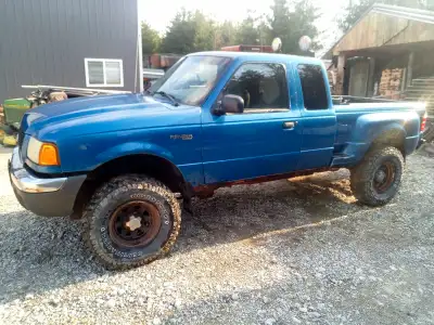 2001 Ford Ranger XLT for sale Good for parts or project. Extended cab and step side box A/C 4x4 3" b...