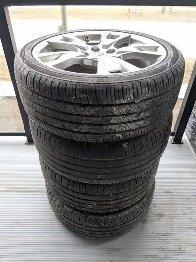 I am selling a set of OEM Acura TL 19-inch rims that come with Sailun Inspire 245/45/19 all-season t...