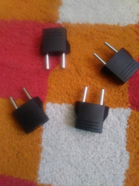 110V TO 220V HEAVY DUTY TRAVEL  ADAPTER . 3$ EACH OR 4 FOR 10$