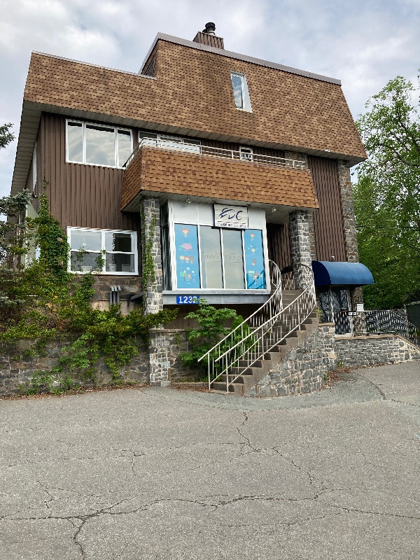 FOR RENT! 2400 sq ft on main floor; CAM included; Bedford HWY