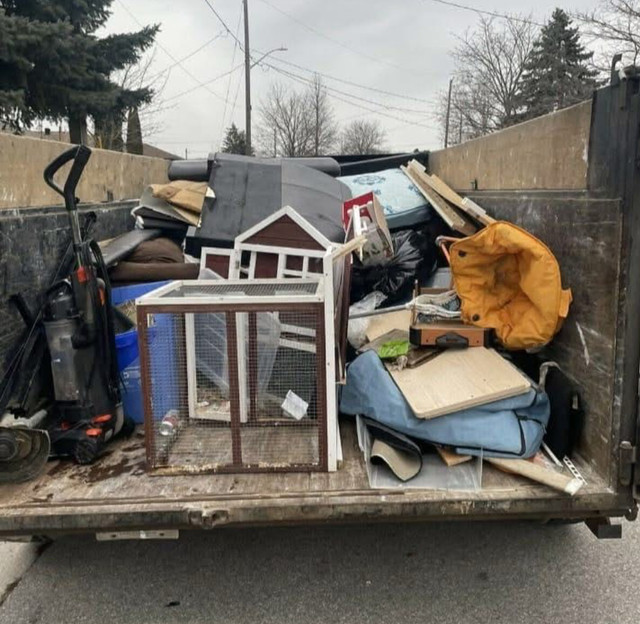 Dump trailer dumpster bin rental 10 yards  - Kawartha Lakes in Renovations, General Contracting & Handyman in Kawartha Lakes - Image 4