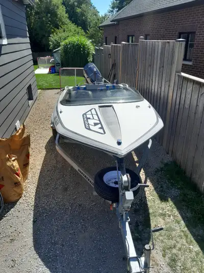 Really nice, solid 1984 glastron cvx16, on a beautiful stainless steel northtrail trailer, newer tir...