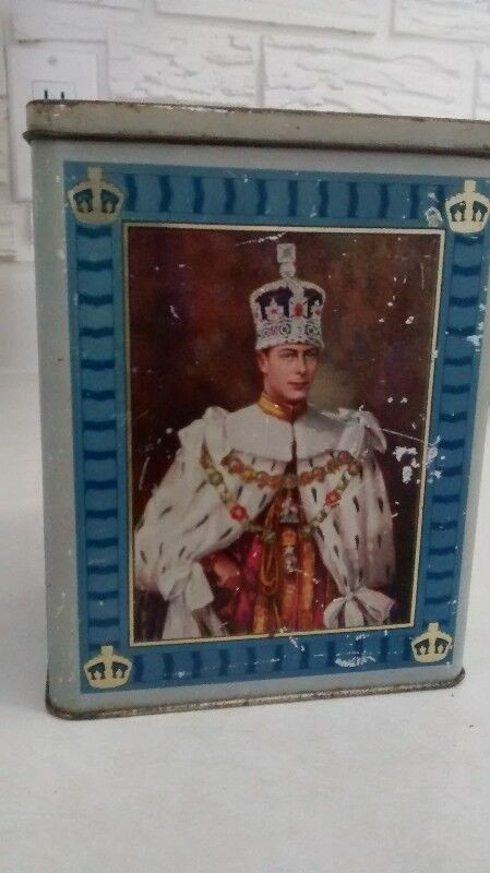 King Edward The V111th Cookie Tin in Arts & Collectibles in Muskoka