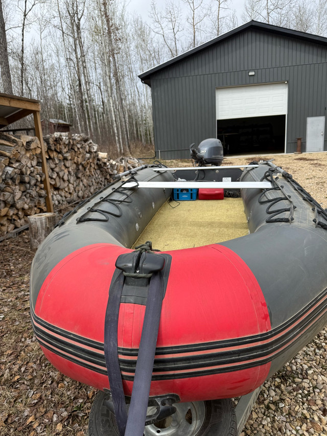 16’ inflatable boat with Yamaha jet in Powerboats & Motorboats in Edmonton - Image 4
