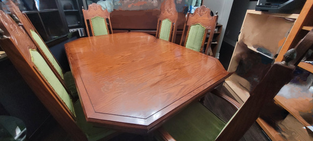 Oak Dining Room Table Set w/ext. Leaf in Dining Tables & Sets in City of Toronto - Image 2