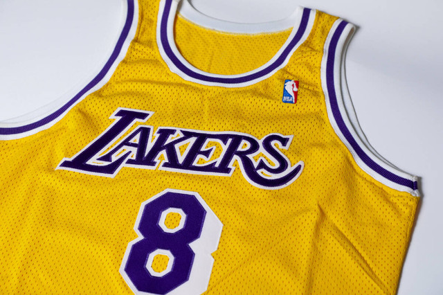 Champion - LA Lakers Kobe Bryant Pro Cut Authentic Jersey (1996) in Arts & Collectibles in City of Toronto - Image 4