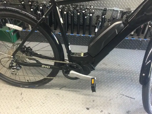 EVO eBKE E5000 brand new 700c Ebike in eBike in City of Toronto - Image 5