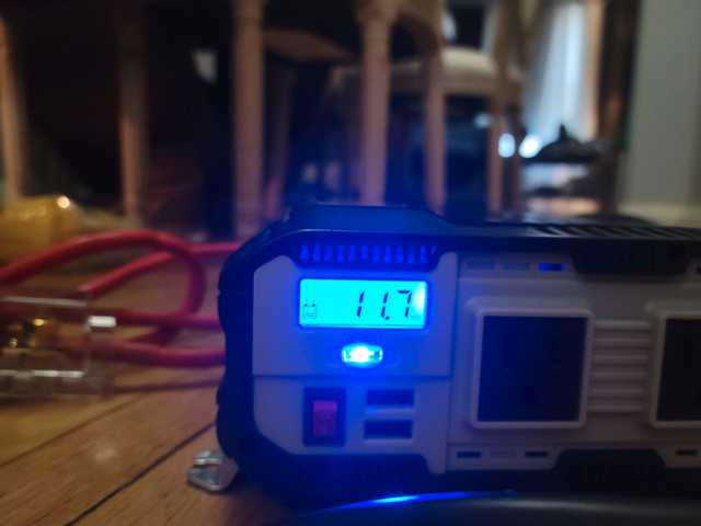 1100 watts Inverter and 3 SLA Batteries in General Electronics in City of Toronto
