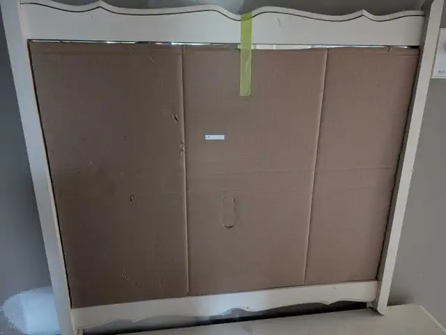 3 Piece Bedroom Set in Dressers & Wardrobes in Bedford - Image 4