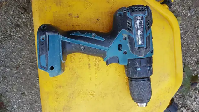 makita 18V hammer drill in Power Tools in Mississauga / Peel Region - Image 3