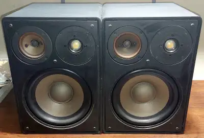 Bookshelf speakers Vintage RFT B90 Haut Parleurs, View more