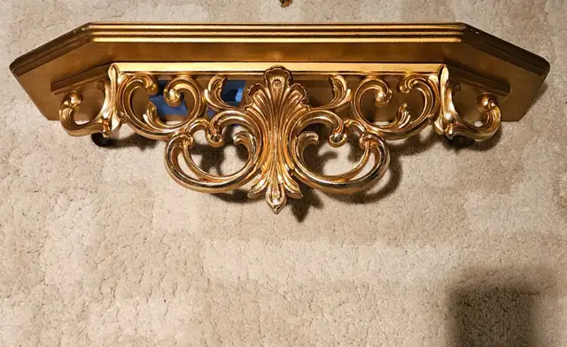 RARE ANTIQUE "SYROCO" USA ORNATE WALL MIRROR AND SHELF in Home Décor & Accents in City of Toronto - Image 7