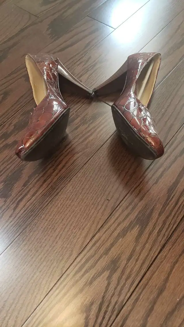 Valentino Ladies Shoes in Women's - Shoes in Markham / York Region - Image 4
