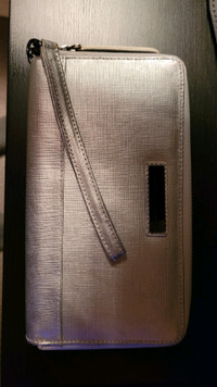 Kenneth Cole Silver wallet (never used)