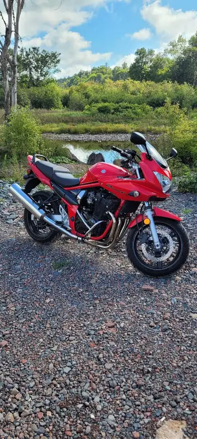 There is just over 20,000km on this straight 4 cylinder beast. For sale is my 650 Suzuki Bandit, a r...